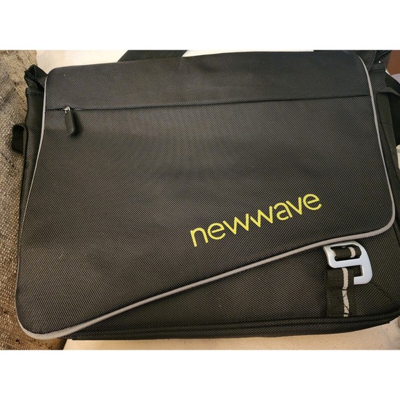 Custodia In Neoprene Port Authority A Quadri Marrone Per Tablet O Laptop 14 Pollici